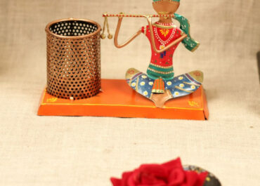 Iron-Painted-Sitting-Krishna-Pen-Stand-Rajasthan-Handicraft